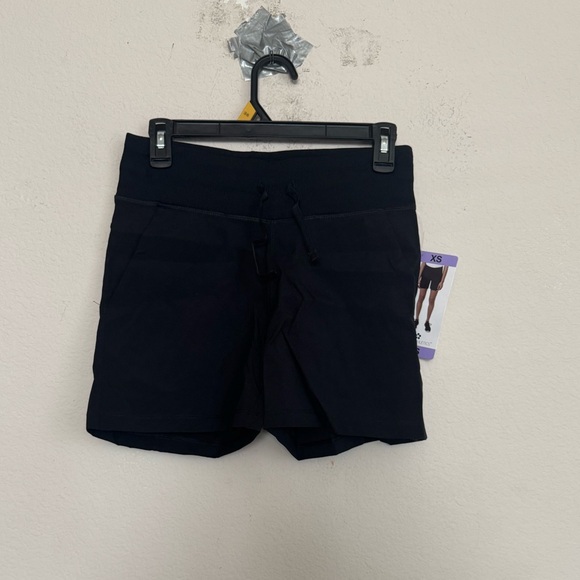 Tuff Athletics Ladies Hybrid Short - Picture 7 of 7